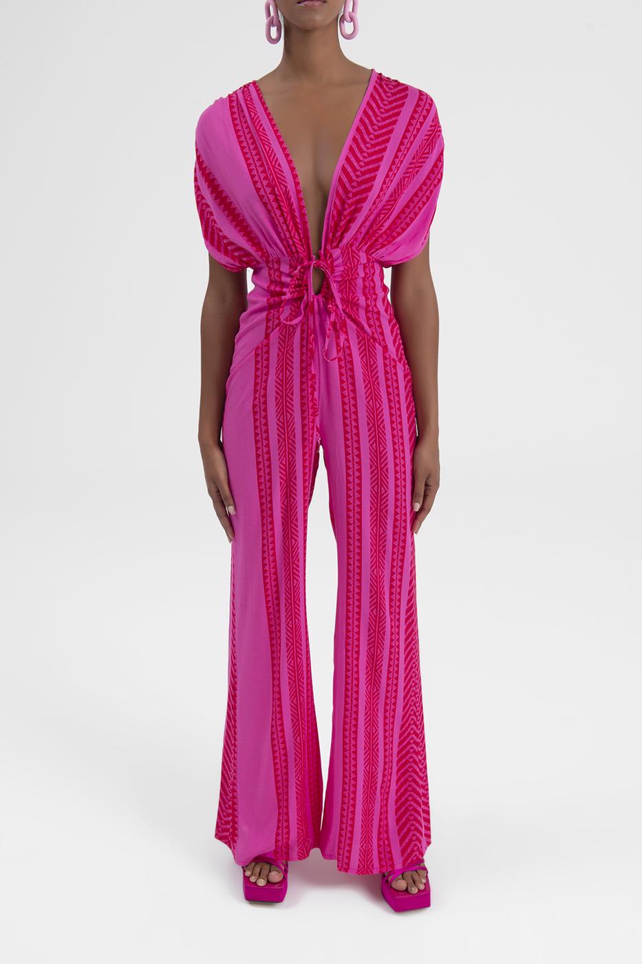 MONO MAXI ESCOTADO CON CUELLO PROFUNDO- FUCSIA