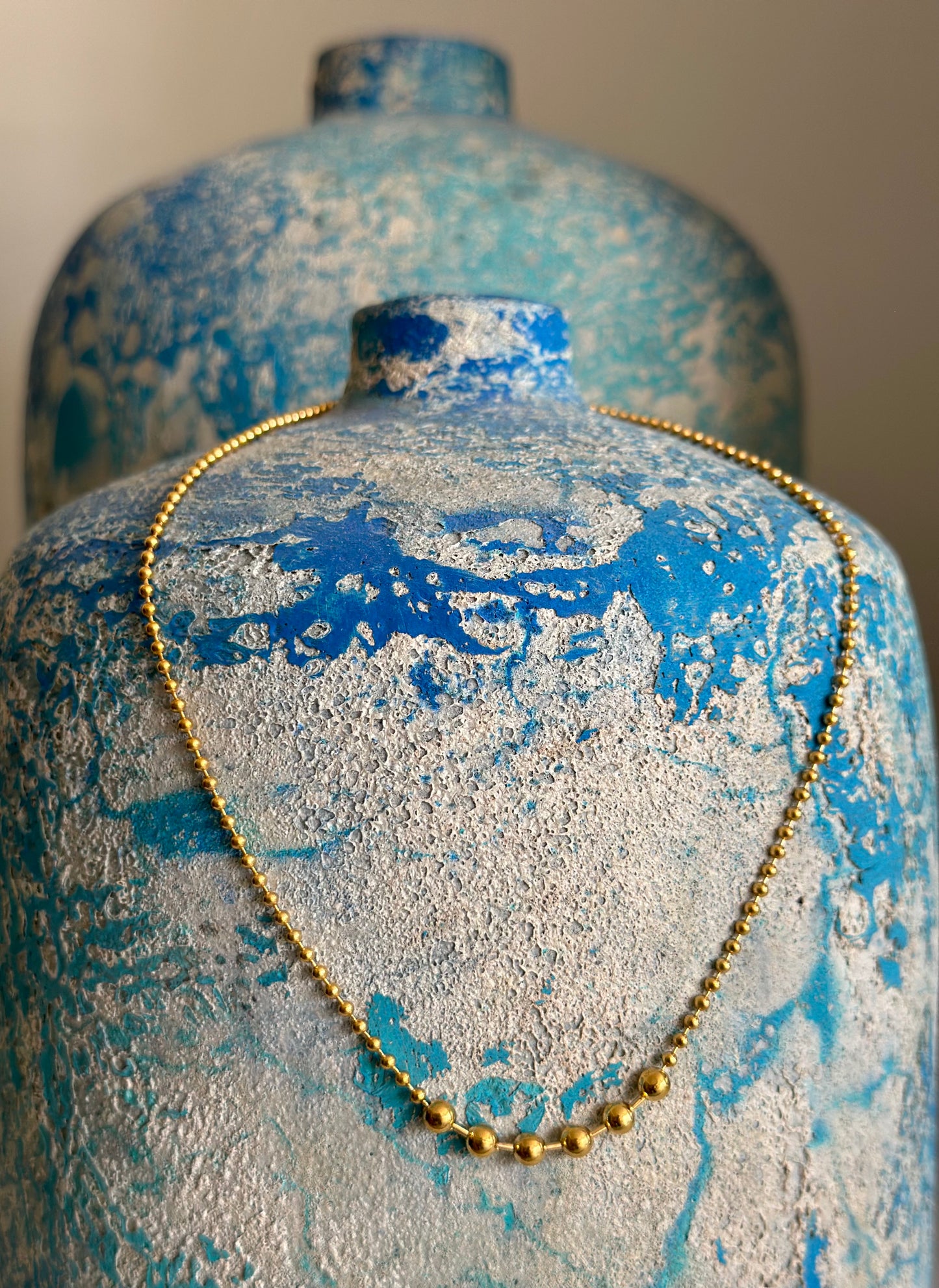 COLGANTE BOLAS DESIGUAL DORADO