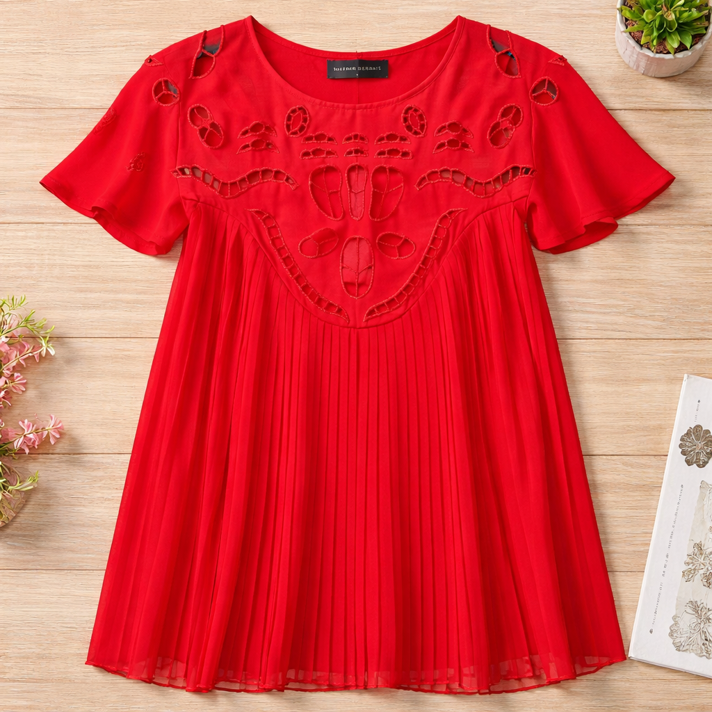 CAMISA ROJA CON PLIEGUES Y DETALLES CALADOS