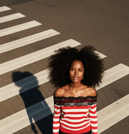 CAMISETA A RAYAS CON ENCAJE